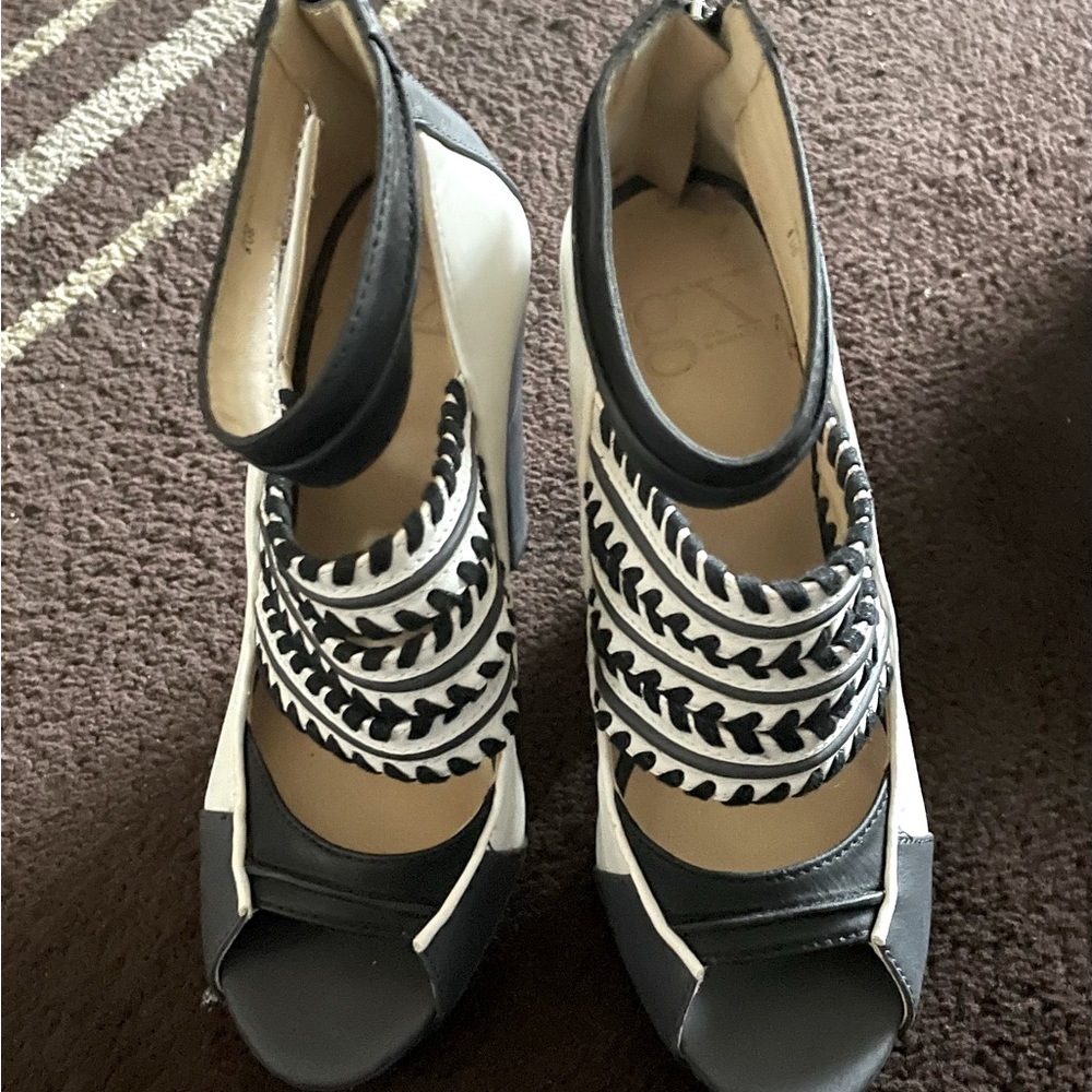 GX by Gwen Stefani used size 8